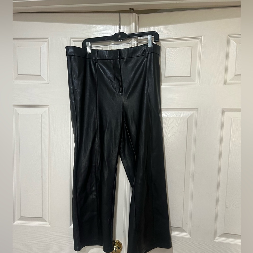 7 FOR ALL MANKIND Womens Size Large Faux Leather Black High Rise Cropped Pants